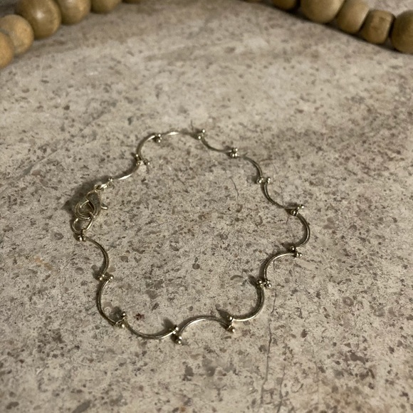 Dainty silver bracelet - Picture 1 of 1